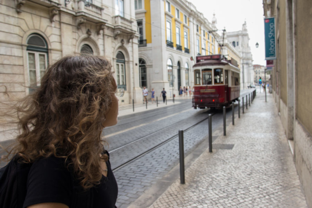 Um bonde na Rua do Arsenal